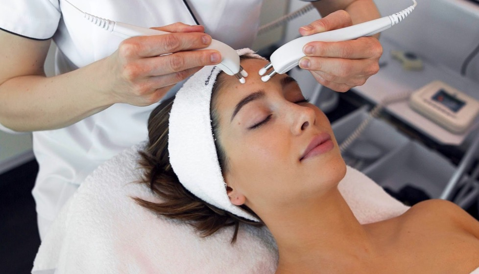 zabiegi-na-twarz-aparaturowe